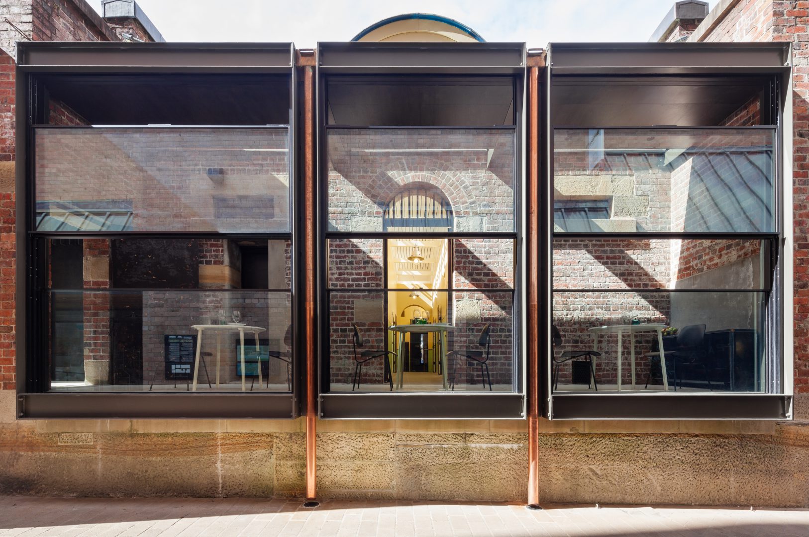 Guillotine Window in Australia | Vitrocsa