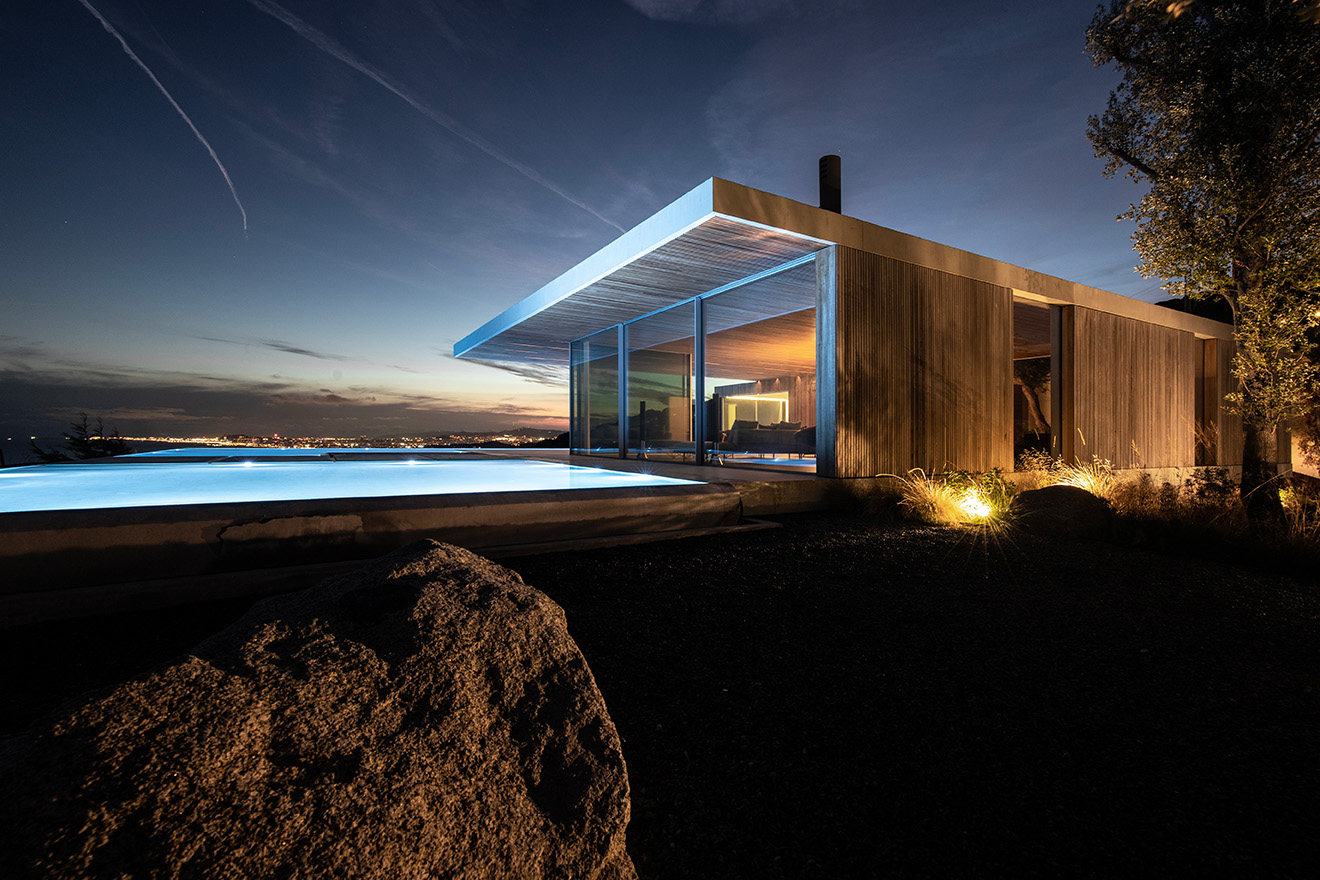 Barcelona House by Strom Archiects with Vitrocsa windows